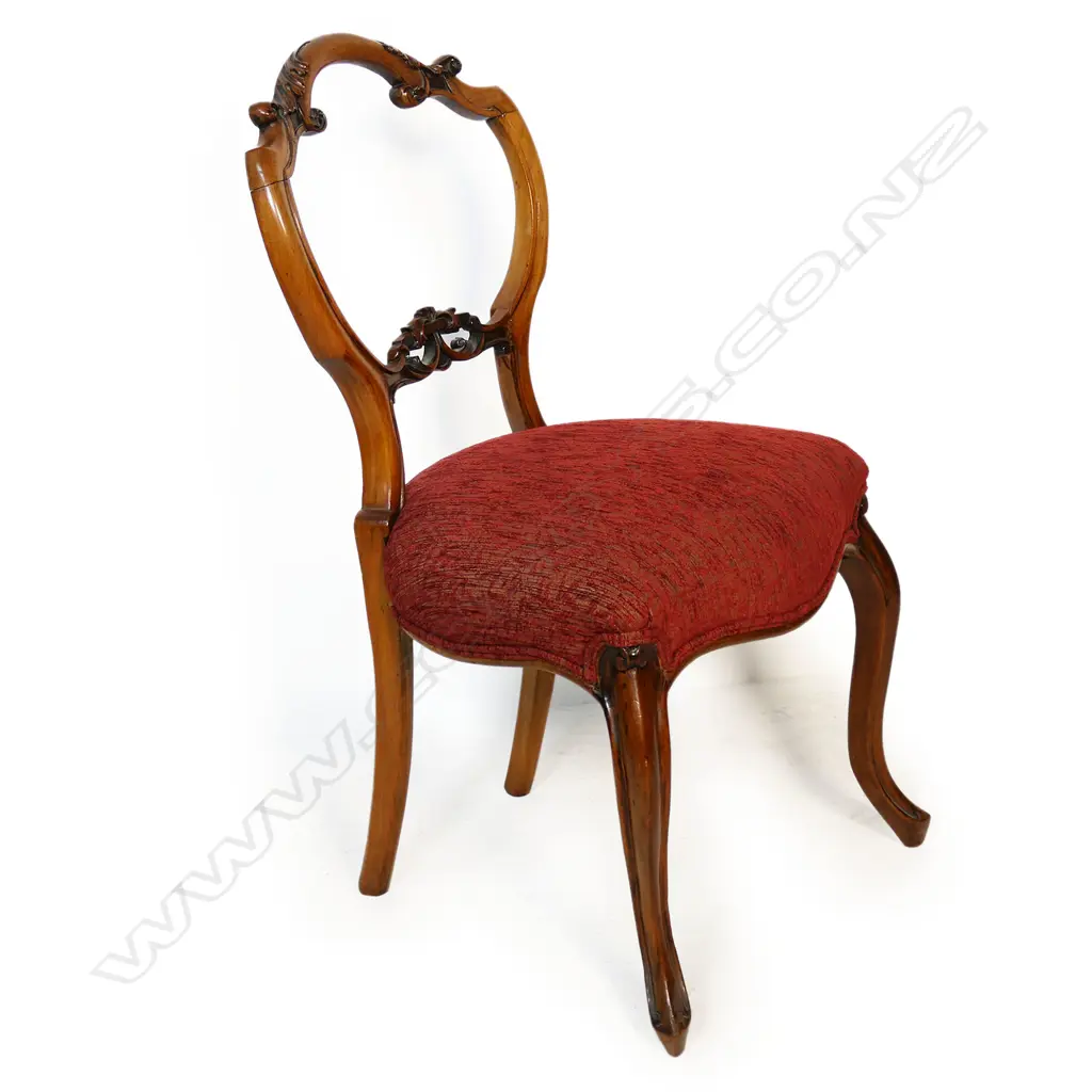 Four Victorian mahogany balloon back dining chairs, Image 1++