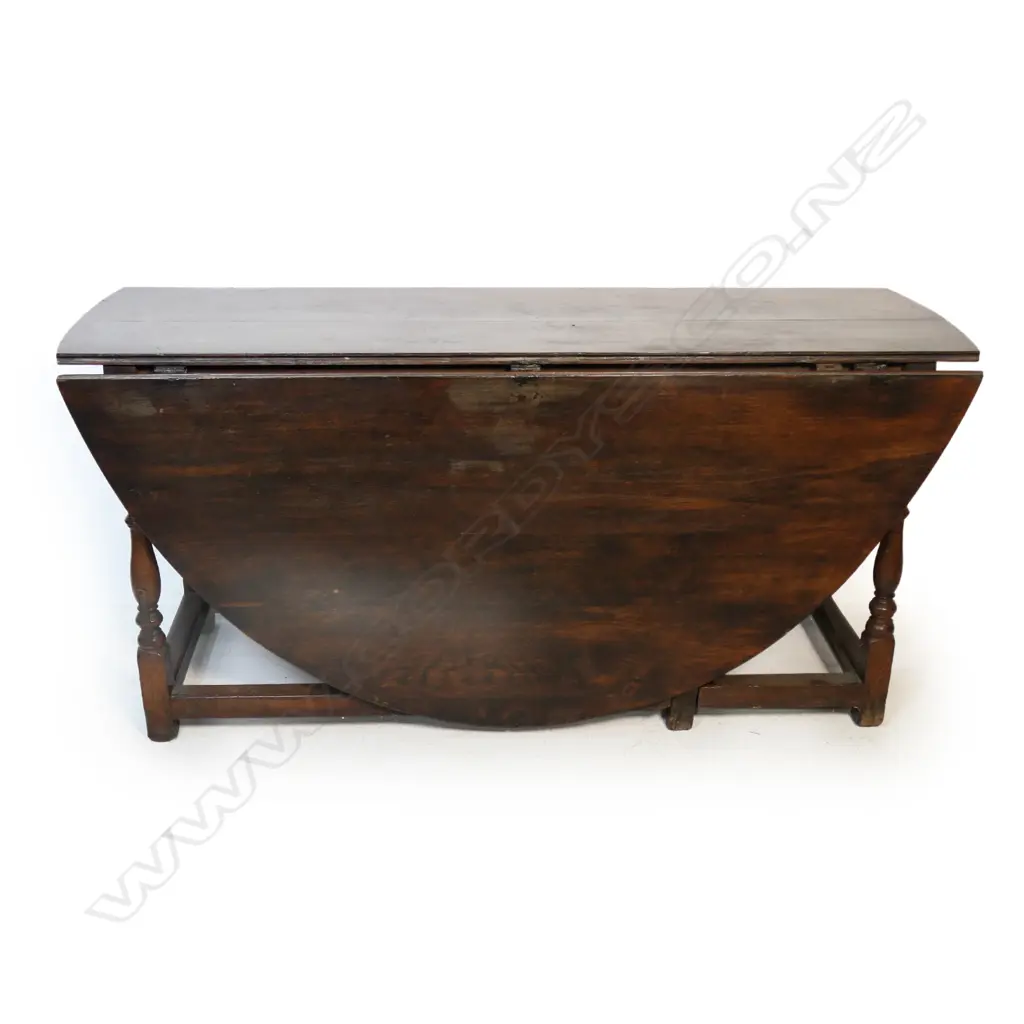 A large Georgian oak gate leg table, Image 1++