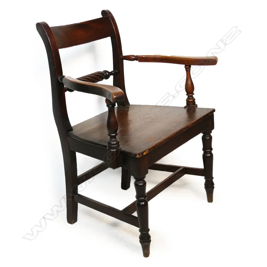 A Georgian country oak armchair, Image 1++