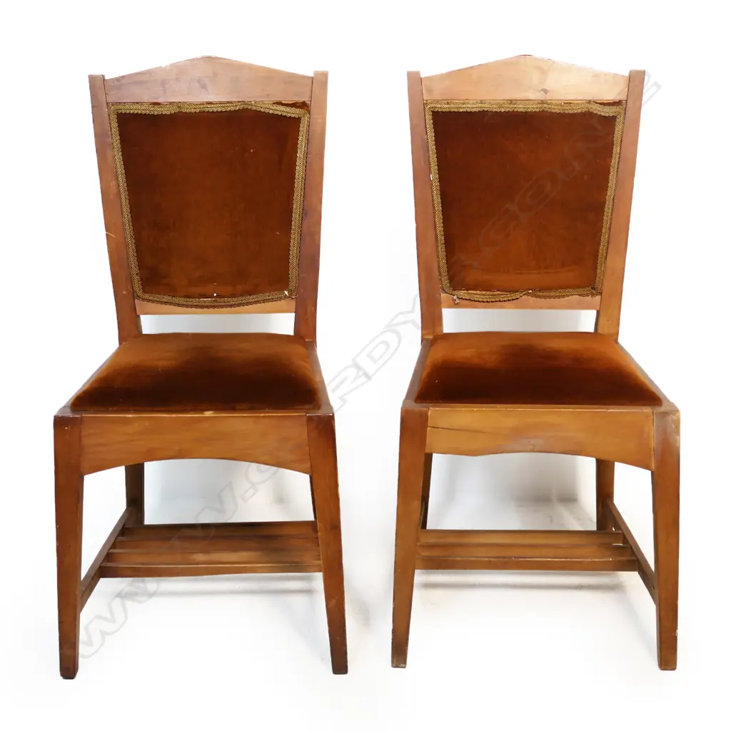 A pair of Rimu Roy Lippincott chairs, Image 1++