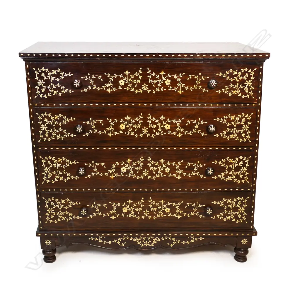 An old Anglo-Indian chest of drawers, Image 1++