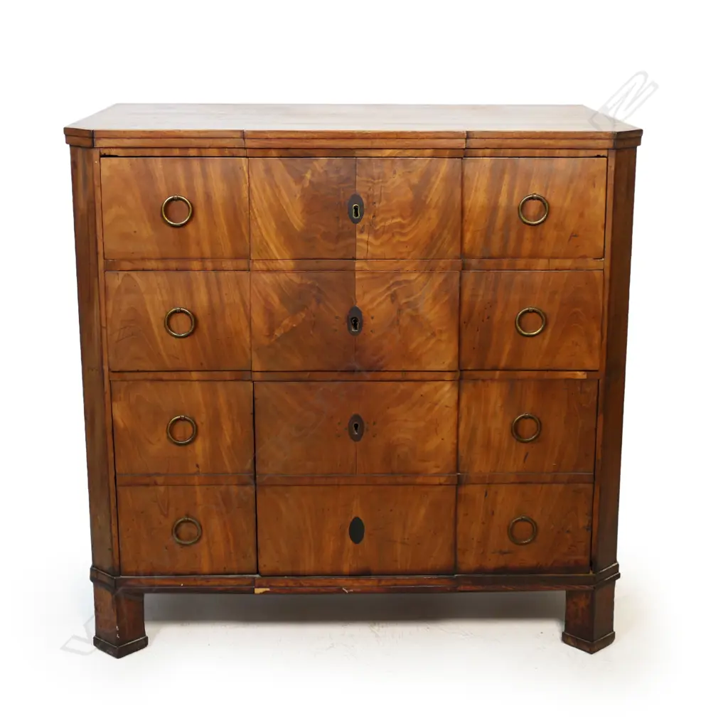 A Biedermeier four drawer chest, Image 1++
