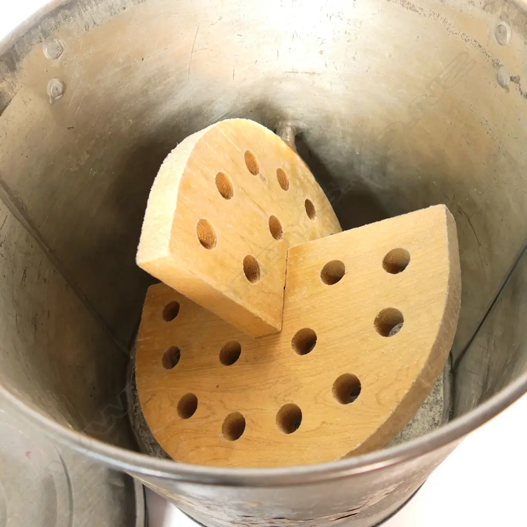 A 1920's General Steel Wares tin cylinder butter churn, Image 1++