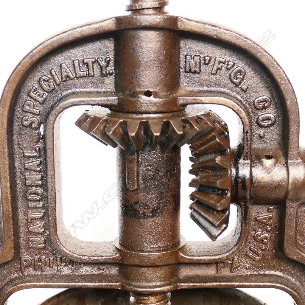 A 19thC cast iron and tin fruit press, Image 1++
