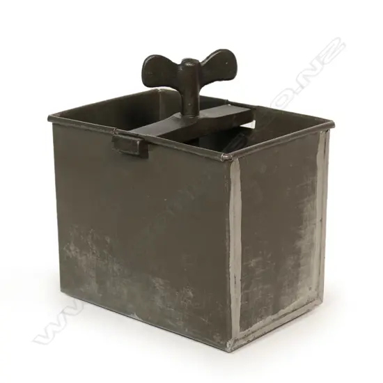 Lot 21 # A 1906 'Wilders' tin fruit press