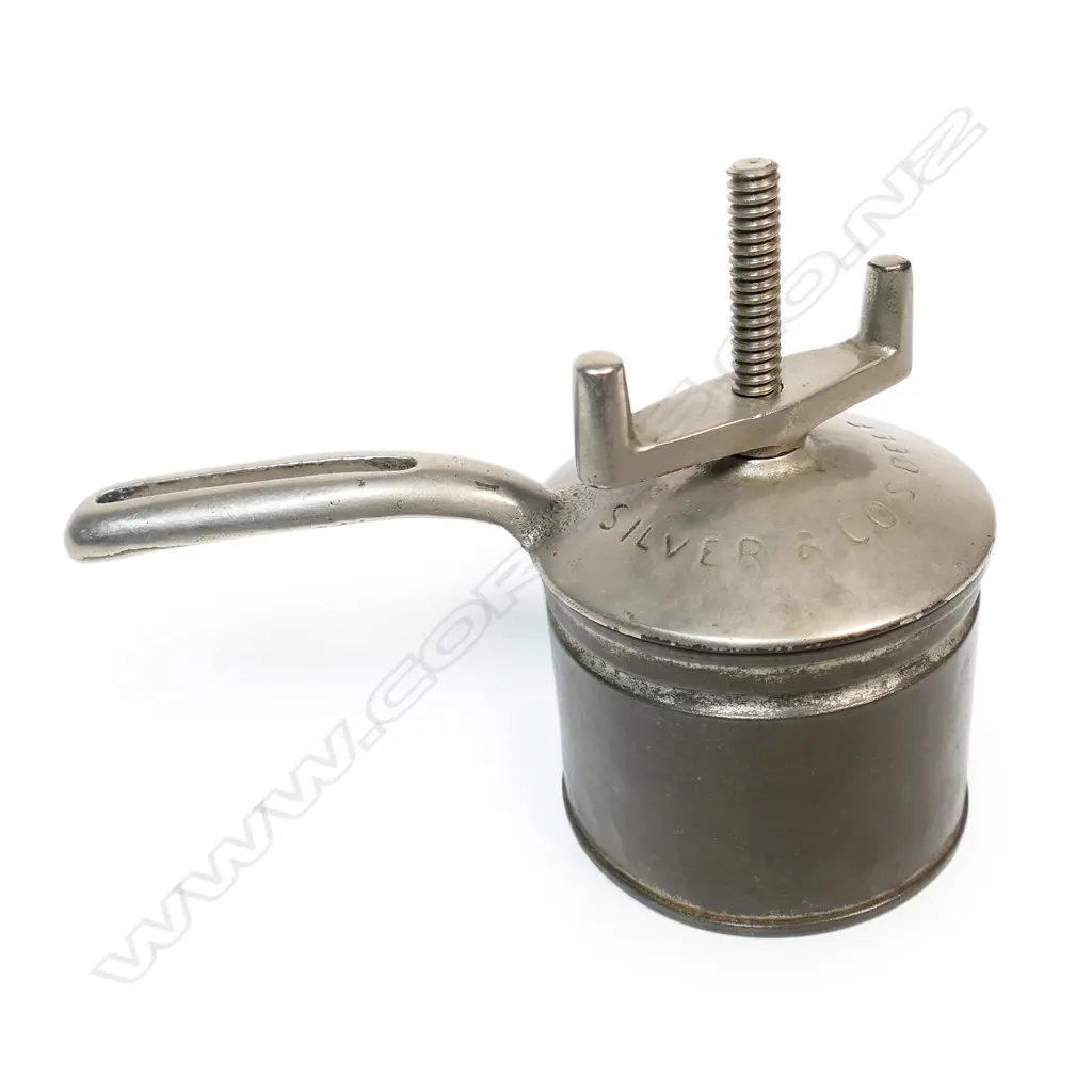 An1895 Silver & Co. USA beef and tea press, Image 1++