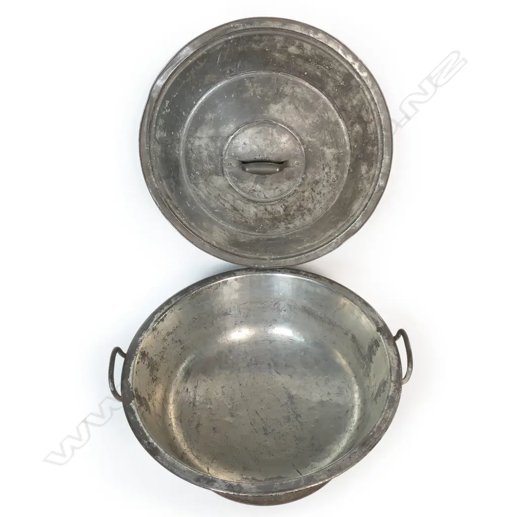A late 19thC tin large lidded dough rising bowl, Image 1++