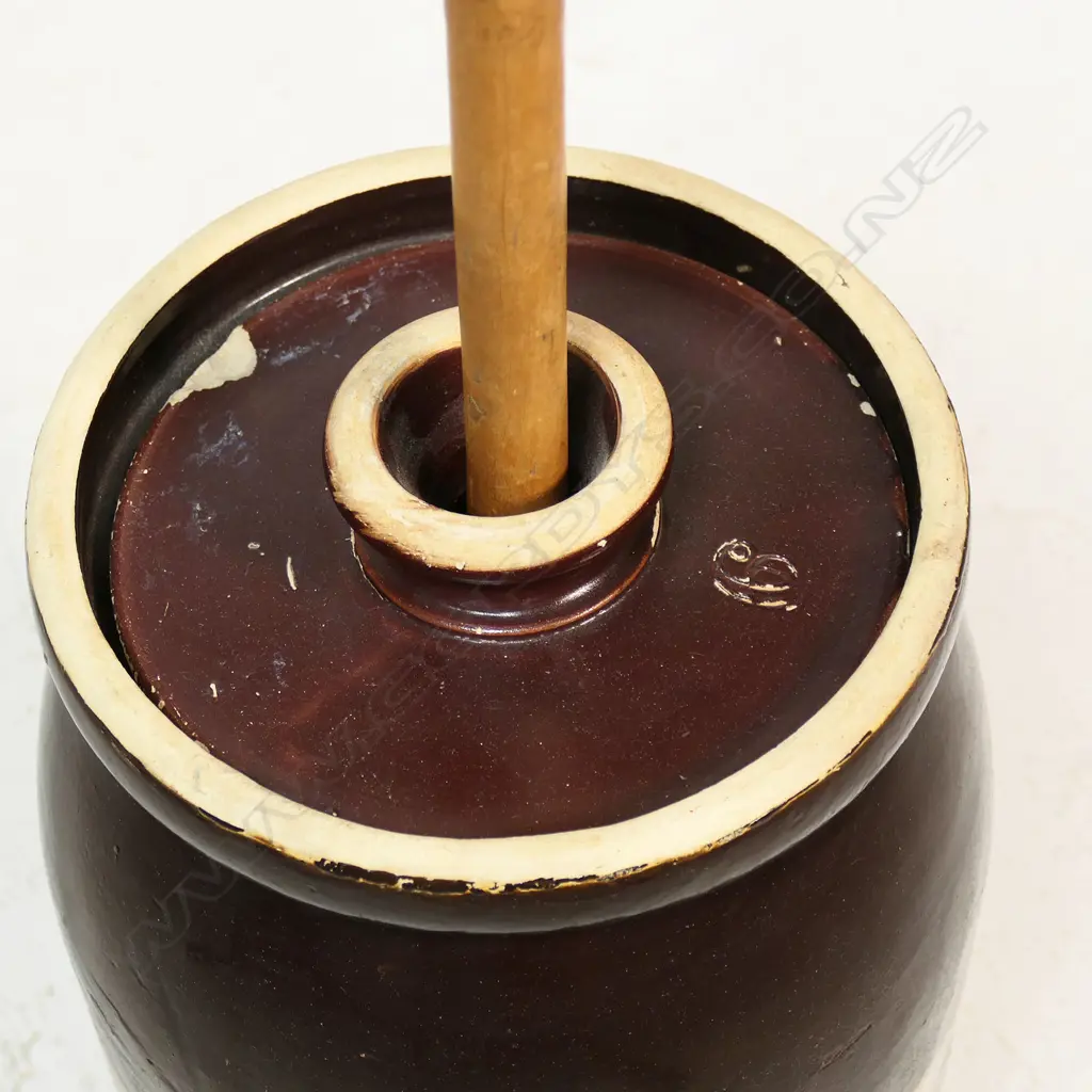 A late 19thC stoneware simple crock type butter churn, Image 1++