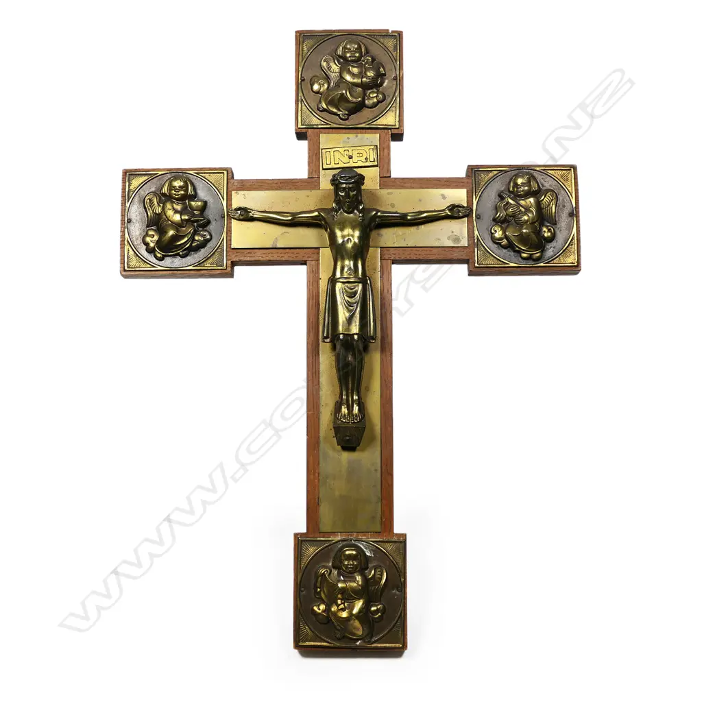 A vintage oak and brass crucifix, Image 1++