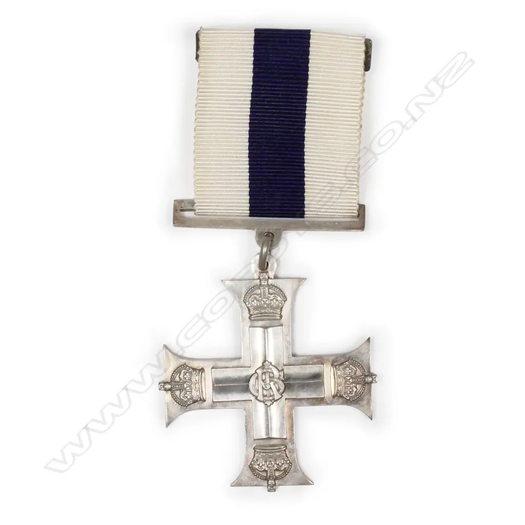 A boxed Military Cross, Image 1++