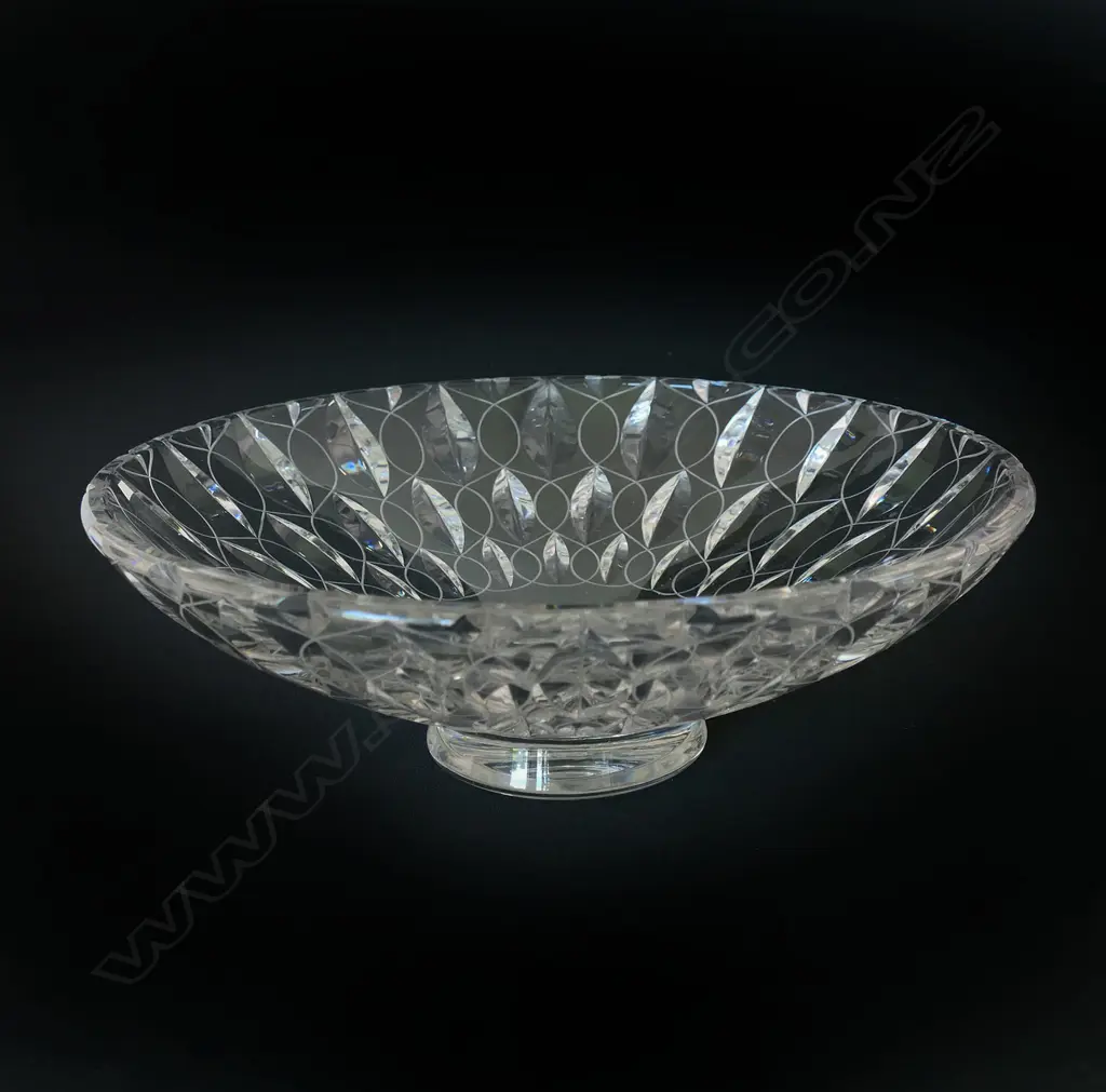 A Clyne Farquharson flared glass bowl for Walsh, Image 1++