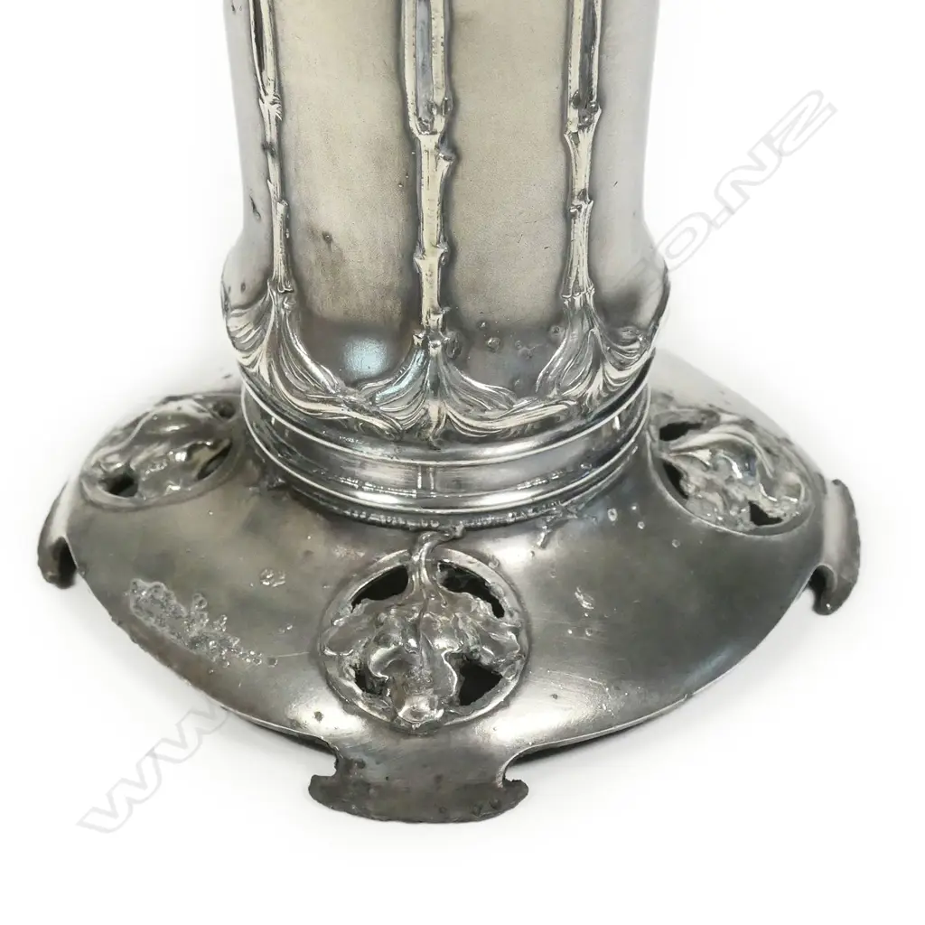 A tall WMF silver plate Art Nouveau patriotic trumpet vase, Image 1++