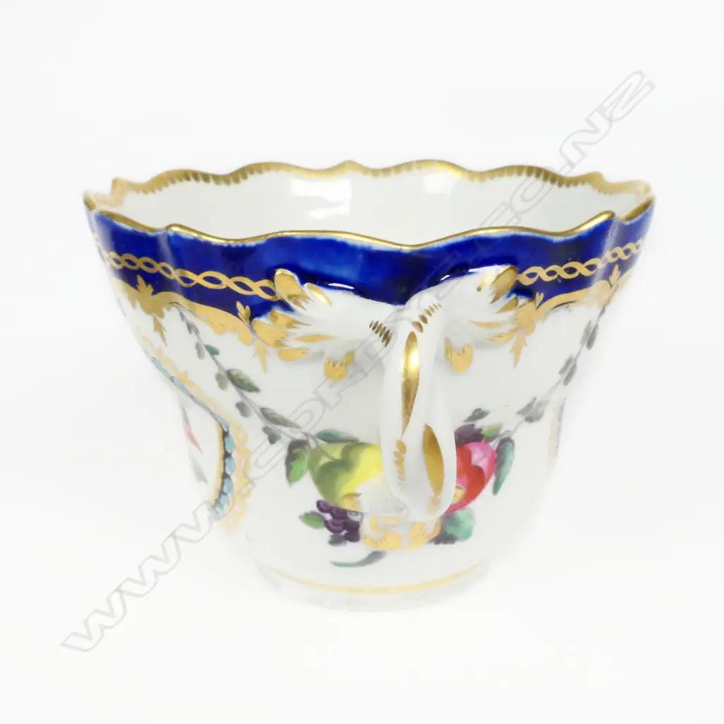 A quality 18thC possibly Meissen loving cup and saucer, Image 1++