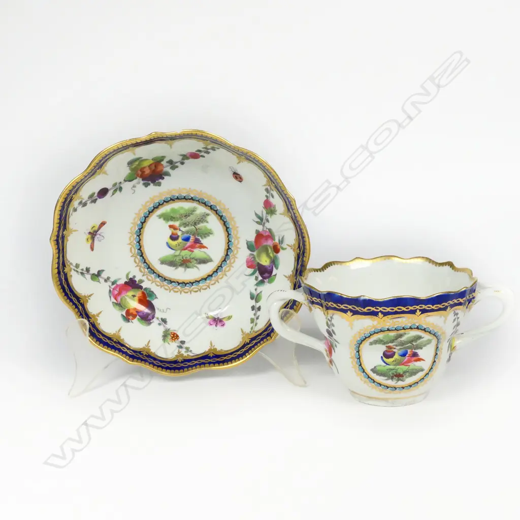 A quality 18thC possibly Meissen loving cup and saucer, Image 1++