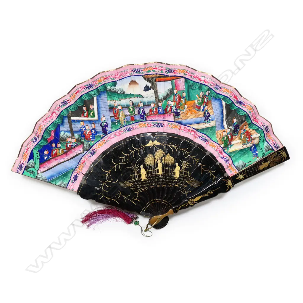 A good 19thC Chinese black lacquer and painted fan in box, Image 1++