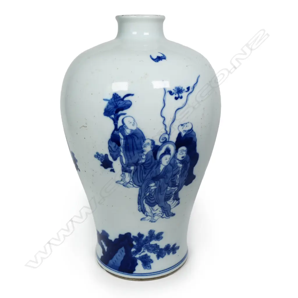 An old Chinese blue and White 18 Arhat plum bottle vase, Image 1++