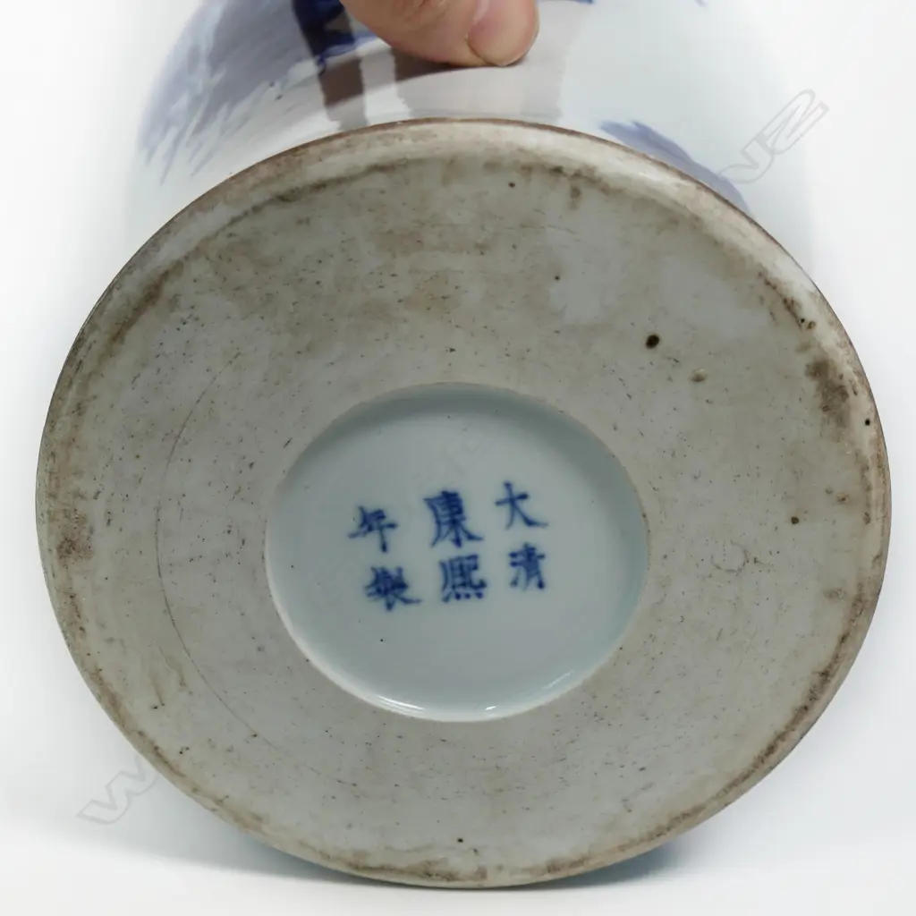 An old Chinese blue and White 18 Arhat plum bottle vase, Image 1++