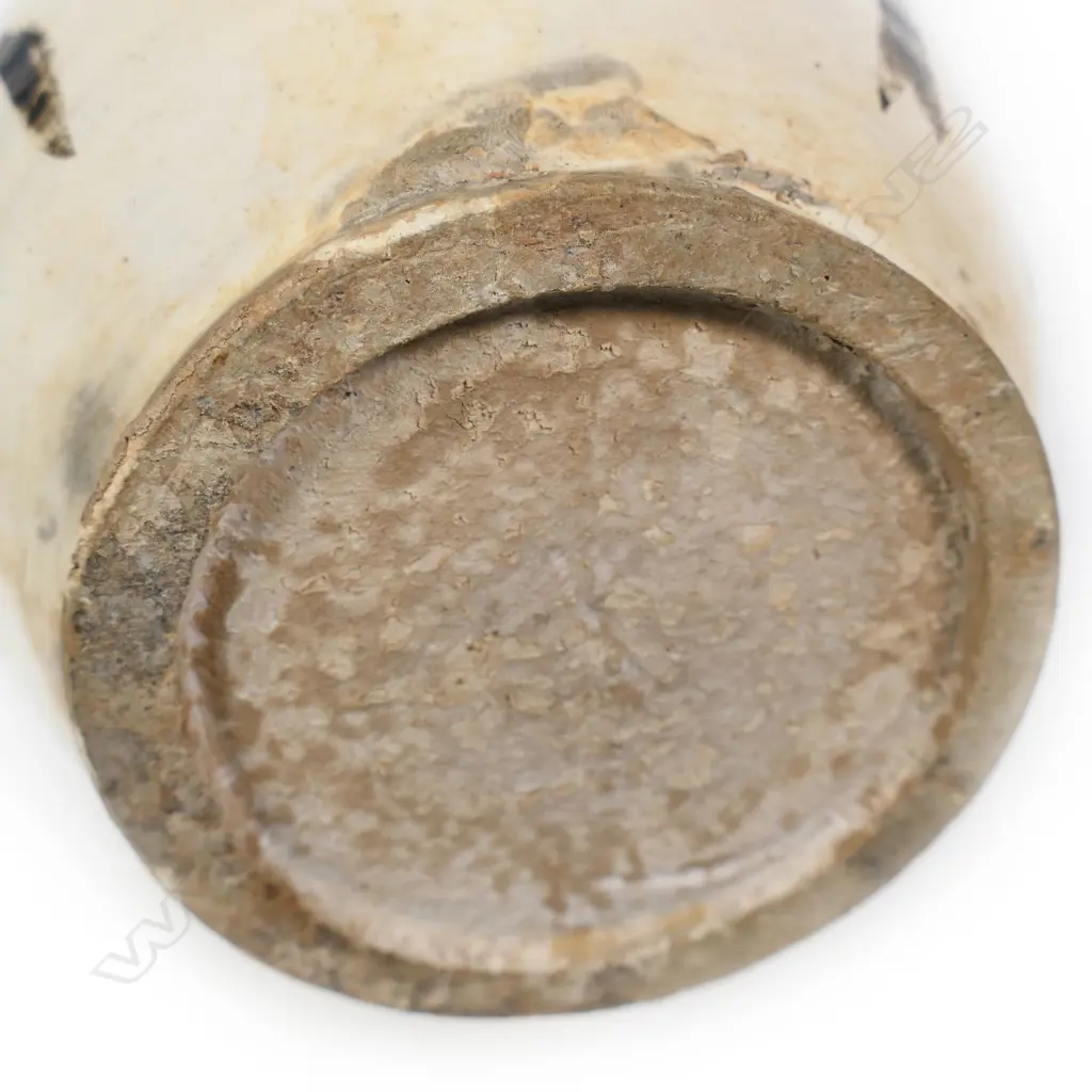 A Chinese provincial pottery wine ewer, Image 1++