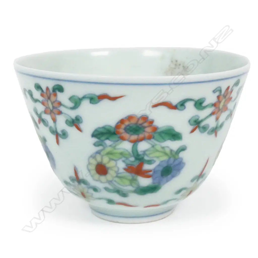 A Chinese fine porcelain doucai tea bowl, Image 1++