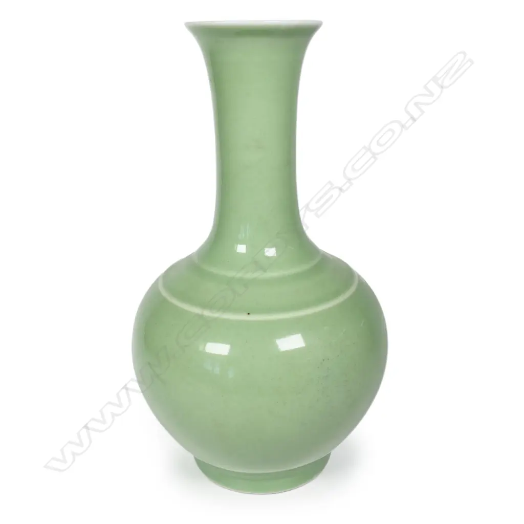 A Chinese celadon glaze bottle vase, Image 1++