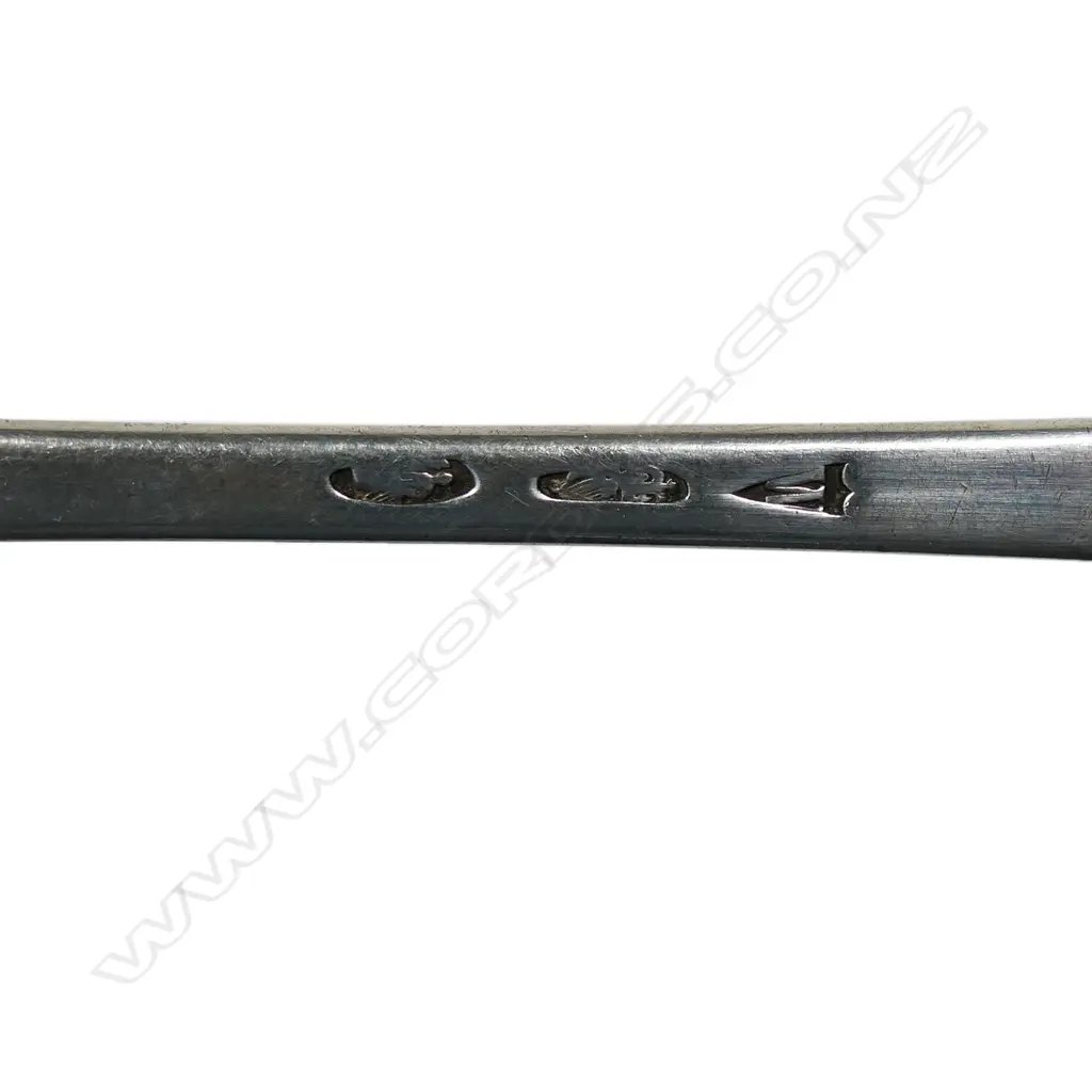 Four mid 18thC George III Irish silver tablespoons, Image 1++