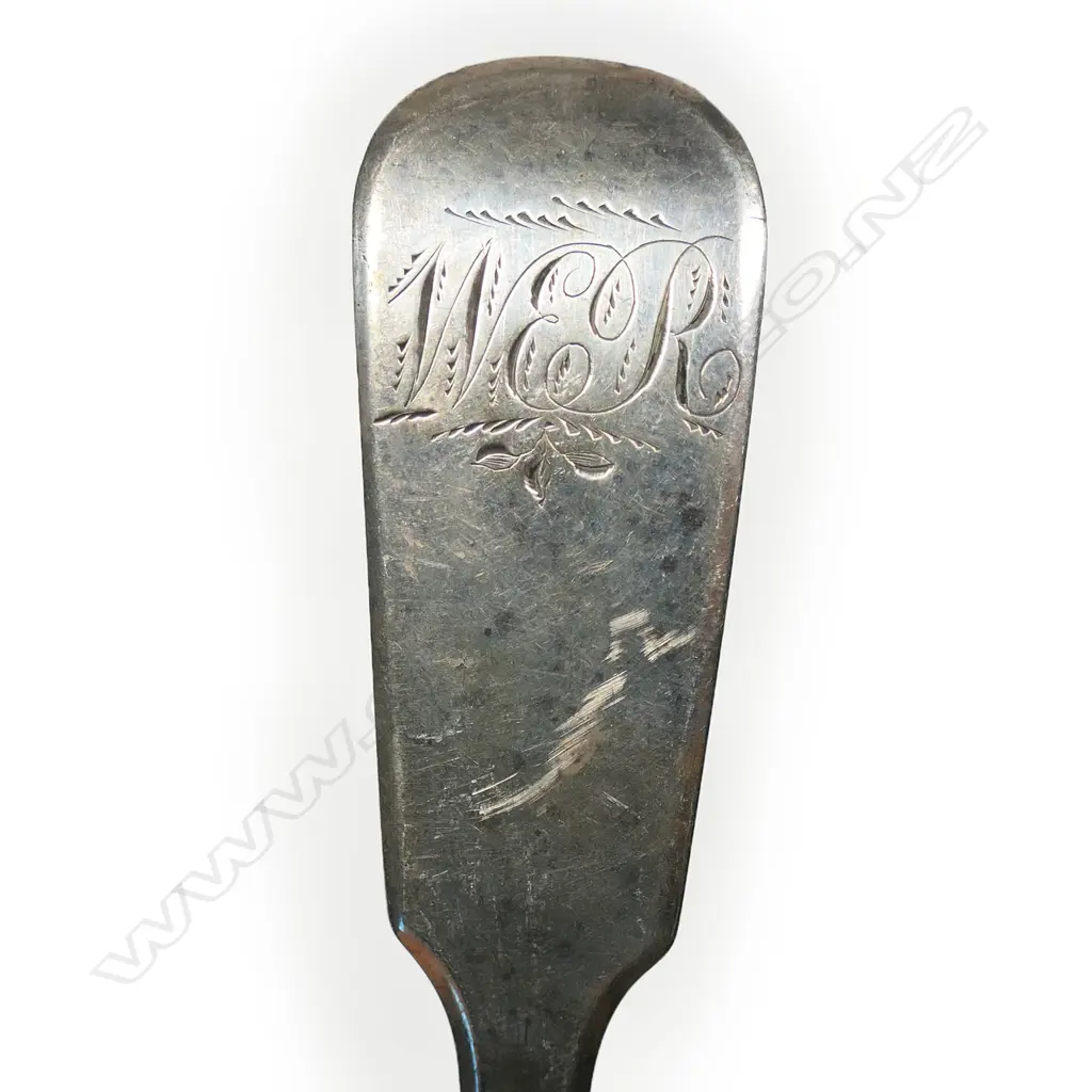 A pair of George III silver tablespoons, Image 1++