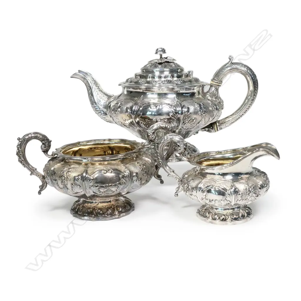 A George IV silver three piece footed tea set, Image 1++