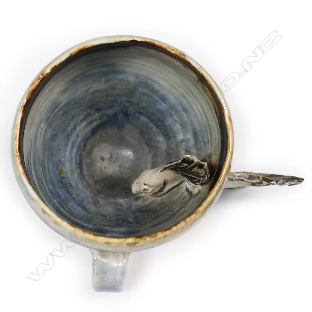 Denis O'Connor stoneware sculpted cup 'Smiling Dizzy Fish', Image 1++