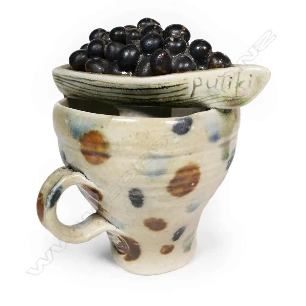 Denis O'Connor stoneware sculpted cup 'Boat Load of Stones', Image 1++