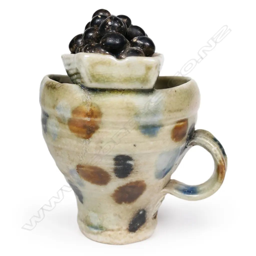 Denis O'Connor stoneware sculpted cup 'Boat Load of Stones', Image 1++