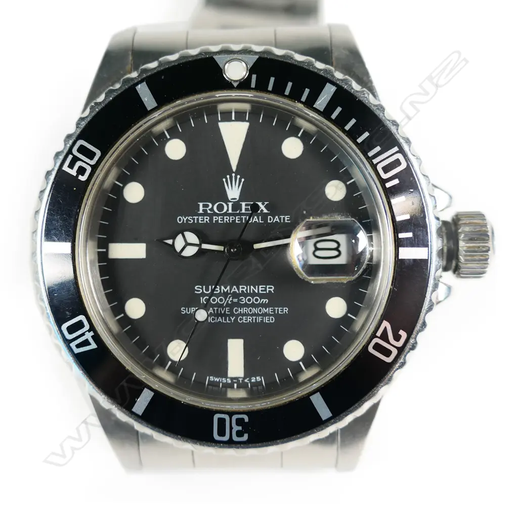 A gent's stainless steel Rolex Submariner Date 16800 wristwatch. Image 1++