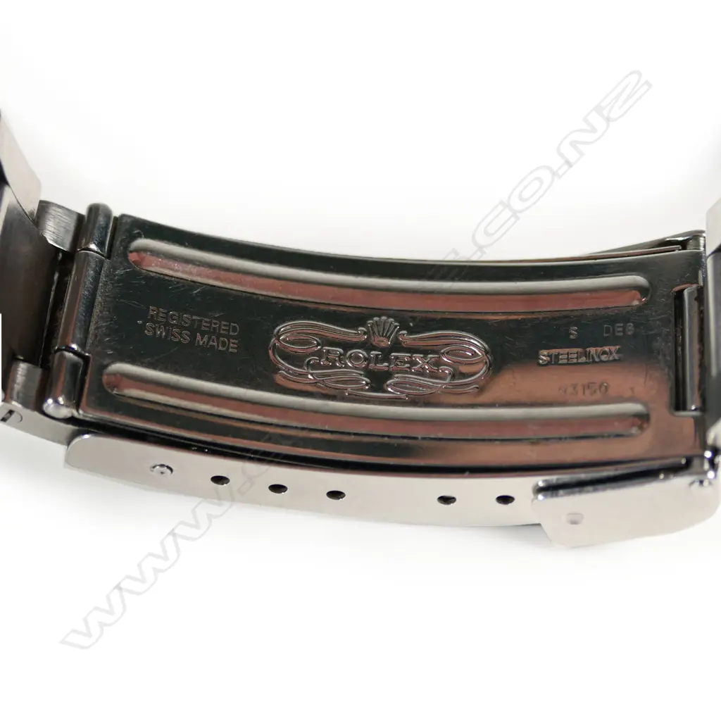 A gent's stainless steel Rolex Submariner Date 16800 wristwatch. Image 1++