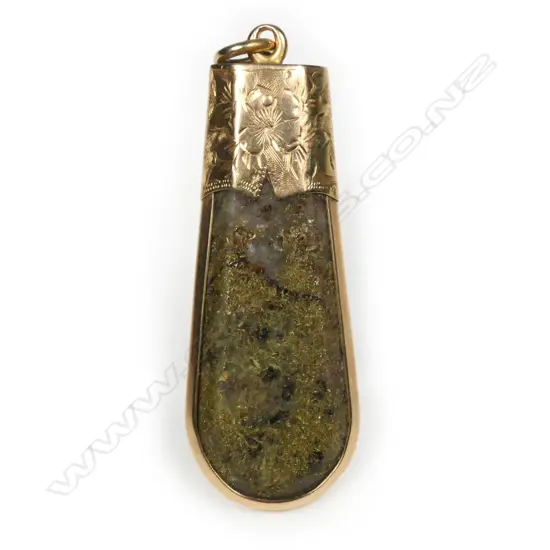 A c.1900 15ct gold mounted gold bearing quartz pendant,