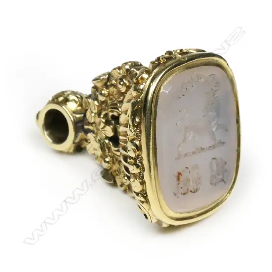 A good fancy 18ct yellow gold chalcedony engraved seal,