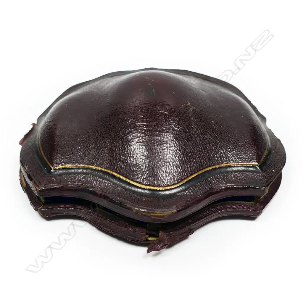 A Victorian 9ct gold parure jewellery suite, Image 1++