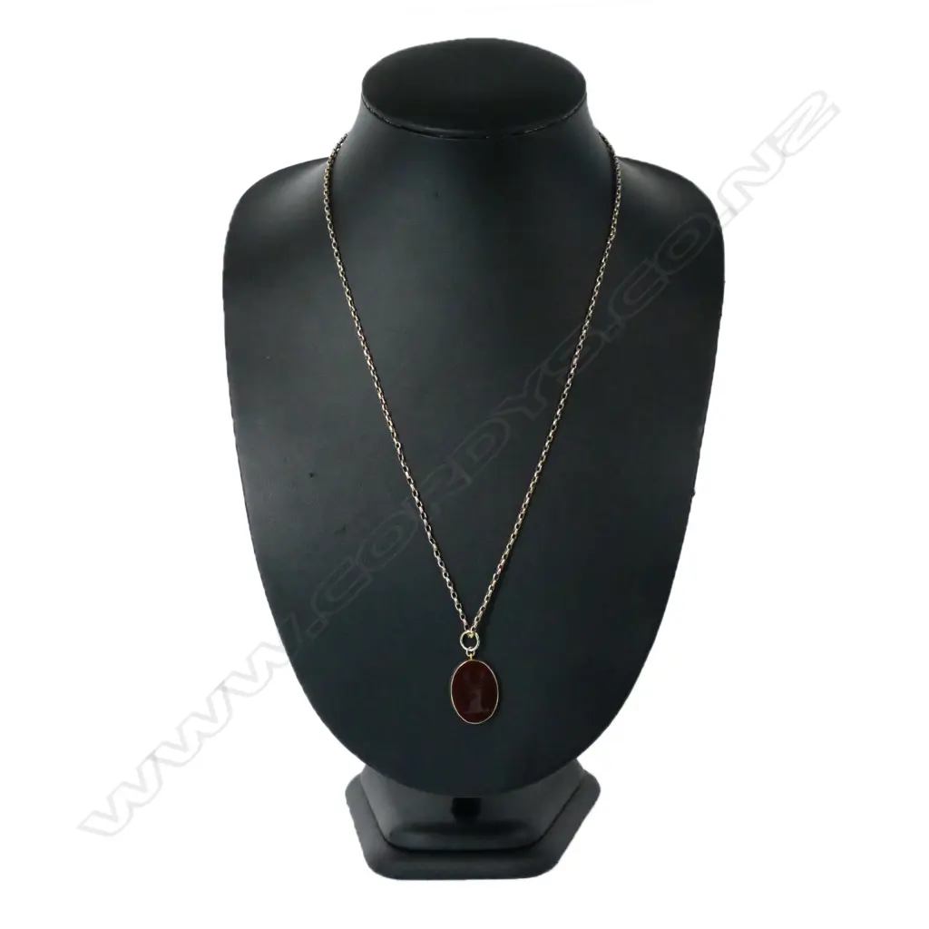 A Victorian 15ct gold and carnelian pendant, Image 1++
