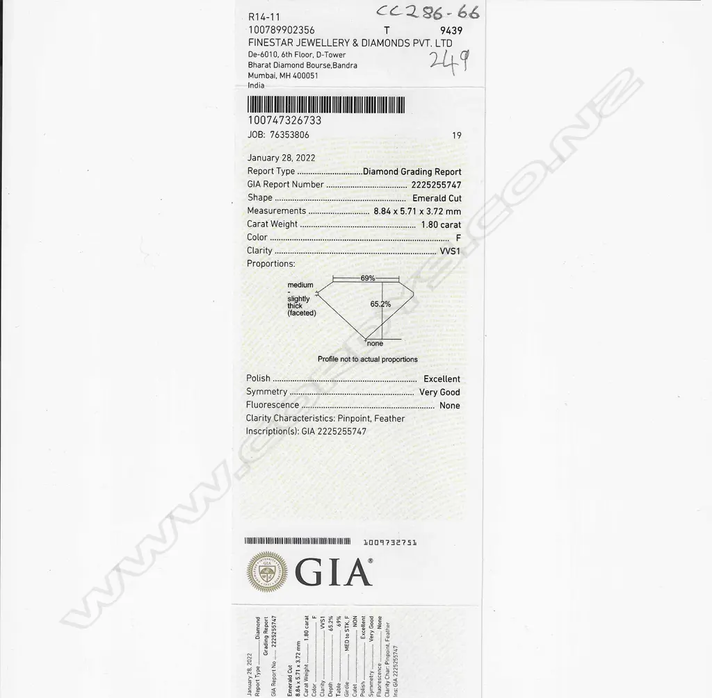 A platinum and diamond solitaire ring, Image 1++