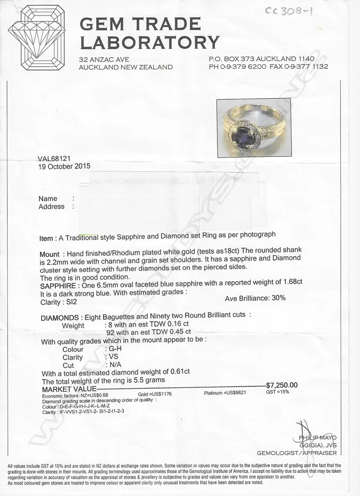 An 18ct white gold diamond and sapphire ring, Image 1++