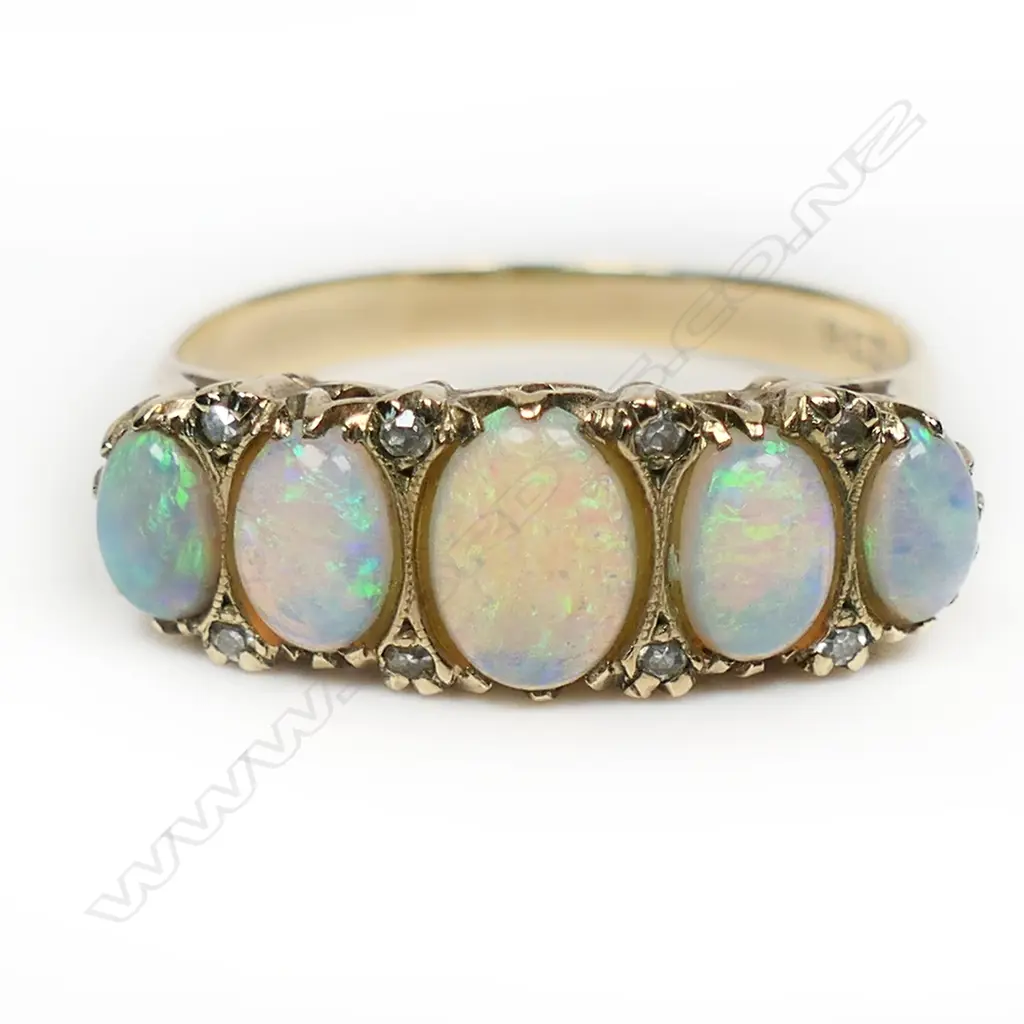 An attractive vintage 9ct yellow gold opal and diamond ring, Image 1++