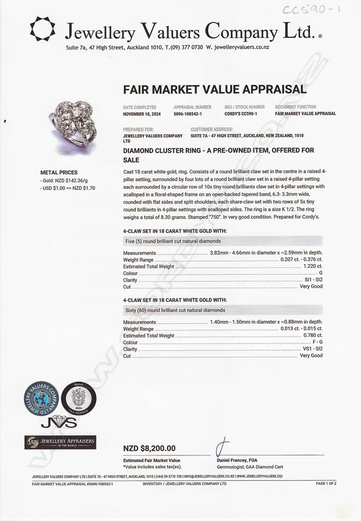 An 18ct gold and diamond dress ring, Image 1++