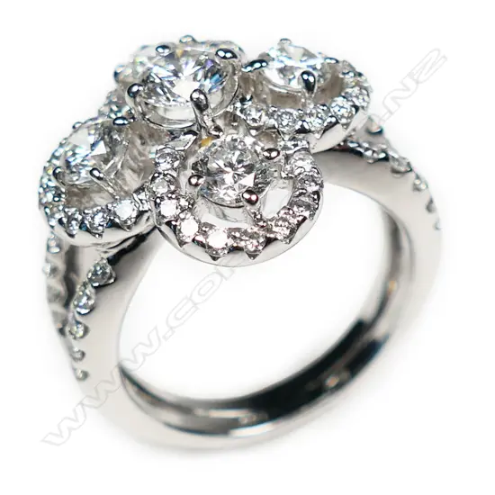 An 18ct gold and diamond dress ring,