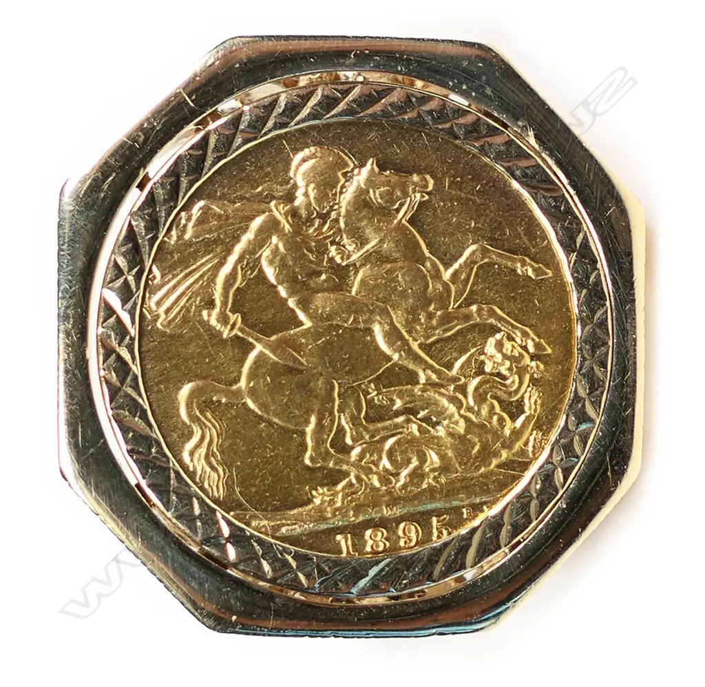 A Victoria Jubilee Head gold Sovereign mounted 9ct gold ring, Image 1++