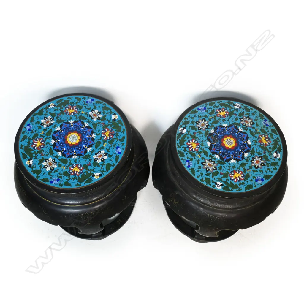 A pair of vintage Chinese stools, Image 1++