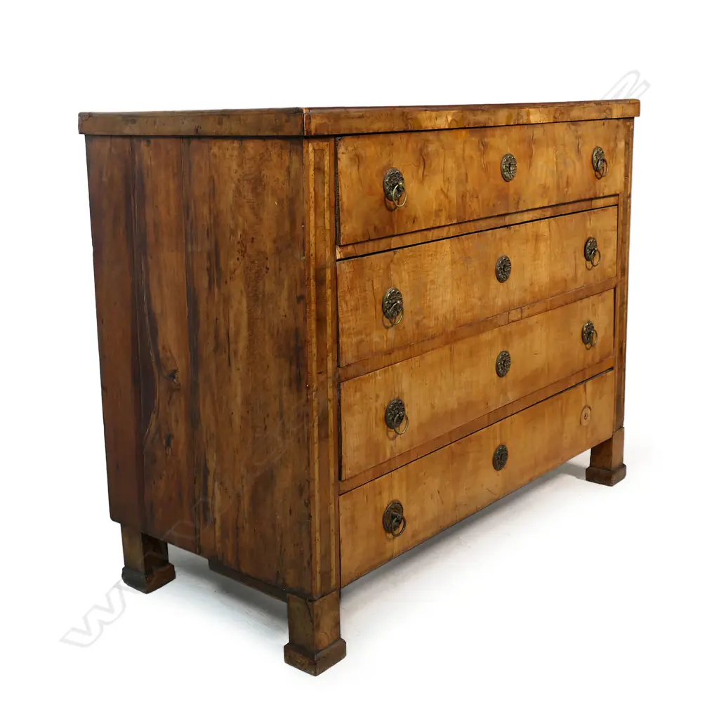 A Biedermeier four drawer chest, Image 1++