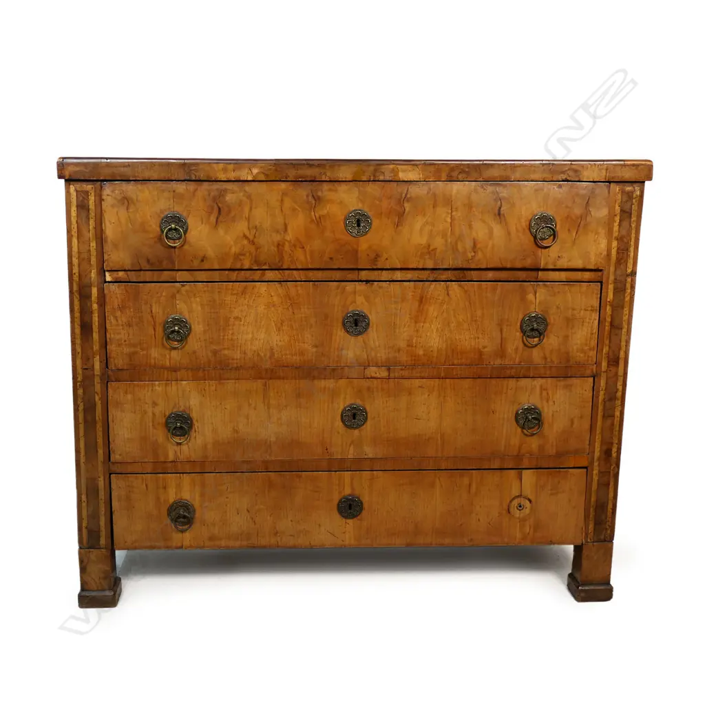 A Biedermeier four drawer chest, Image 1++