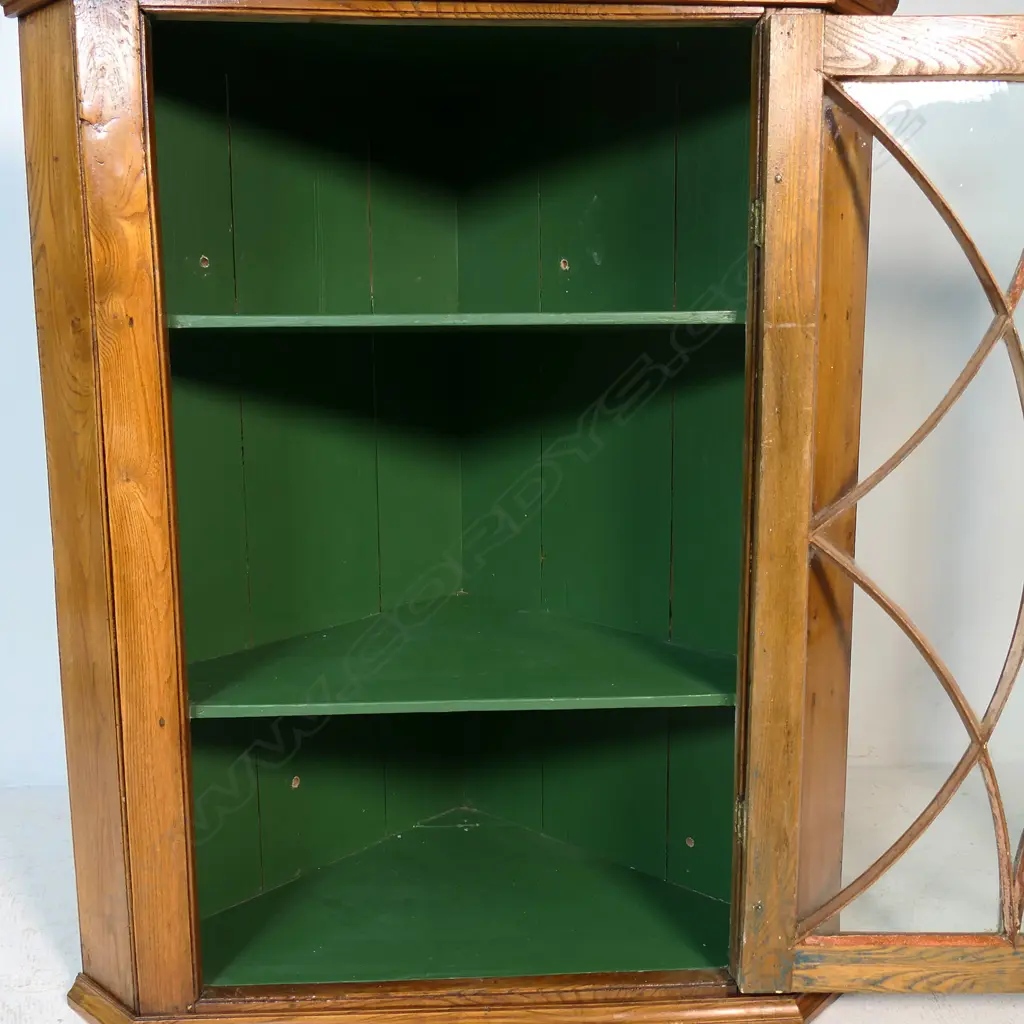 A 19thC country pine corner cupboard, Image 1++