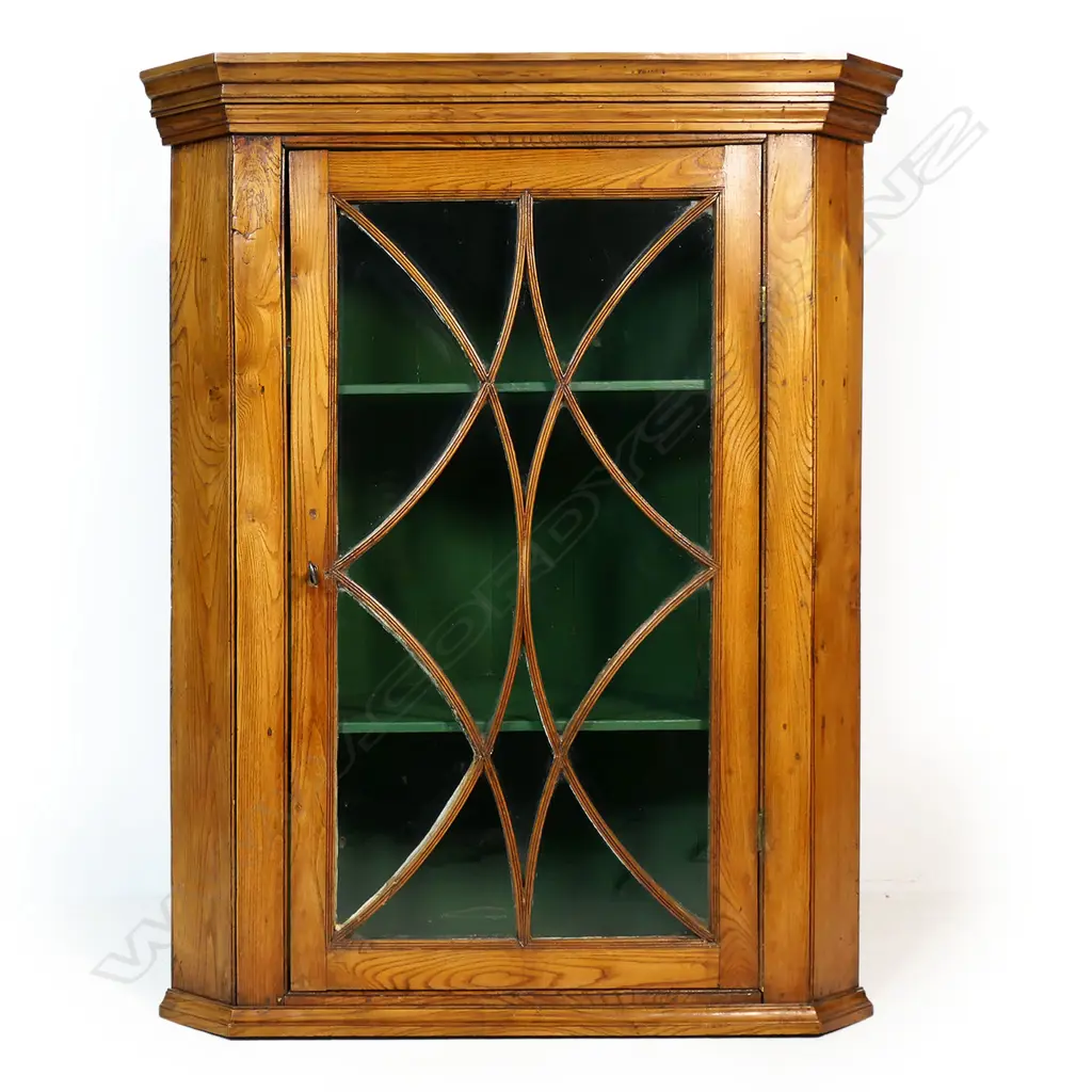 A 19thC country pine corner cupboard, Image 1++
