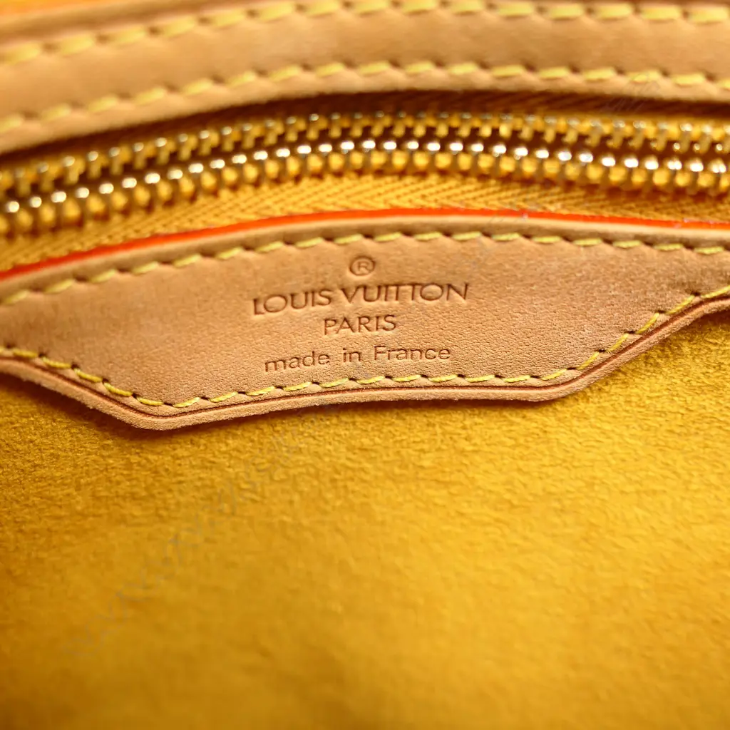 A Louis Vuitton limited edition Fringe Bucket Bag, Image 1++
