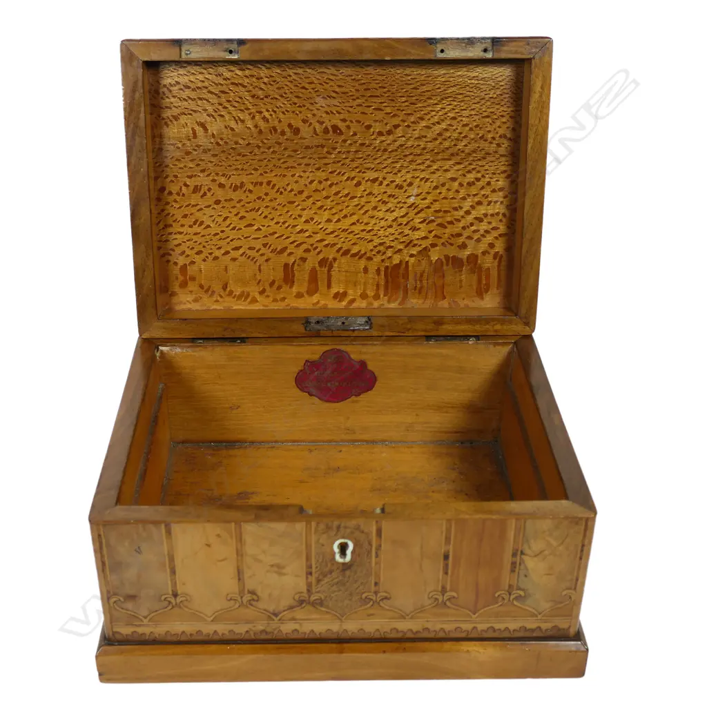 A New Zealand native timber handkerchief box by Anton Seuffert, Image 1++