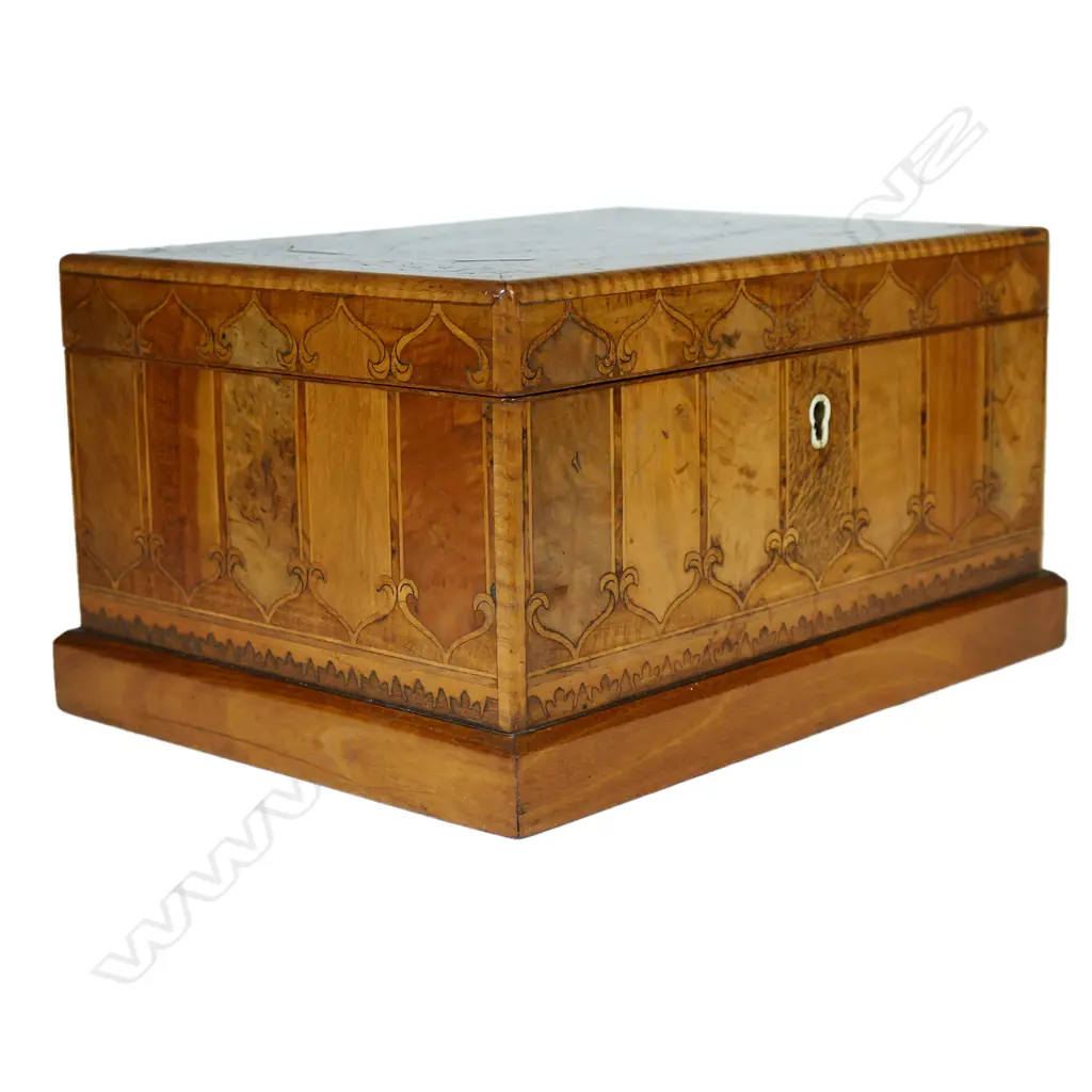 A New Zealand native timber handkerchief box by Anton Seuffert, Image 1++